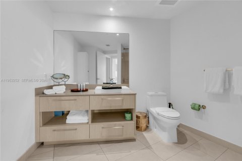 Condominio en venta en Hollywood, Florida, 1 dormitorio, 79.15 m2 № 2007548 - foto 15