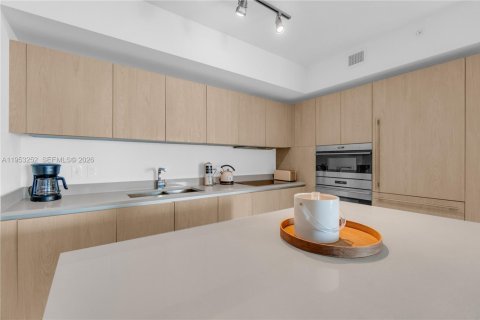 Condominio en venta en Hollywood, Florida, 1 dormitorio, 79.15 m2 № 2007548 - foto 9