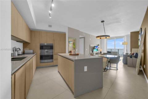 Condominio en venta en Hollywood, Florida, 1 dormitorio, 79.15 m2 № 2007548 - foto 4