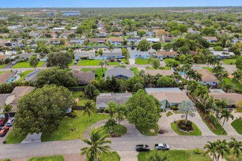 House in Delray Beach, Florida 3 bedrooms, 118.73 sq.m. № 2077360 - photo 23