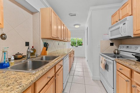 House in Delray Beach, Florida 3 bedrooms, 118.73 sq.m. № 2077360 - photo 7