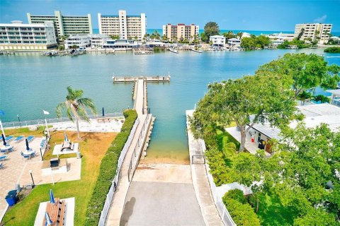 Condominio en alquiler en Largo, Florida, 1 dormitorio, 75.72 m2 № 1805480 - foto 4