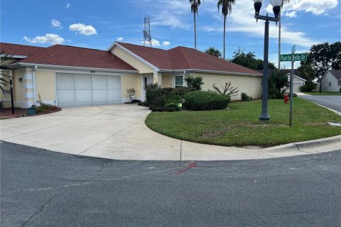 House in The Villages, Florida 2 bedrooms, 129.78 sq.m. № 2339183