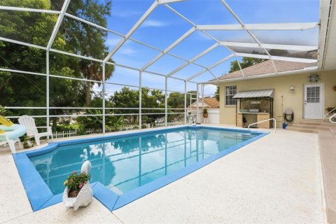 House in Lakeland, Florida 4 bedrooms, 242.01 sq.m. № 2230572 - photo 14