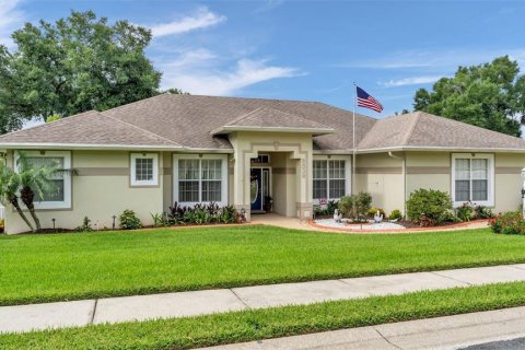 House in Lakeland, Florida 4 bedrooms, 242.01 sq.m. № 2230572 - photo 4
