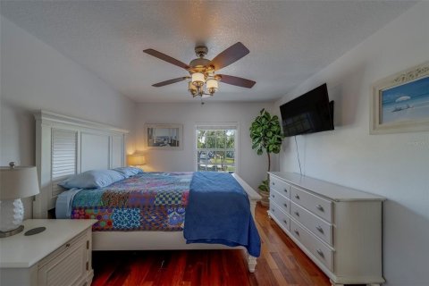 Condo in Saint Petersburg, Florida, 2 bedrooms  № 1688344 - photo 15