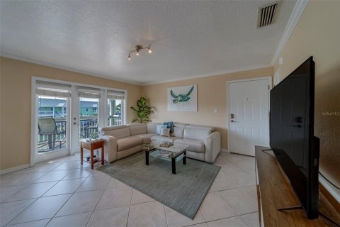 Condo in Saint Petersburg, Florida, 2 bedrooms  № 1688344 - photo 4