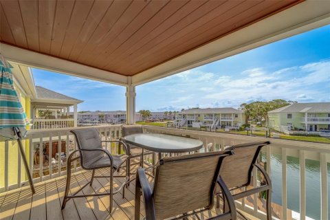 Condo in Saint Petersburg, Florida, 2 bedrooms  № 1688344 - photo 24