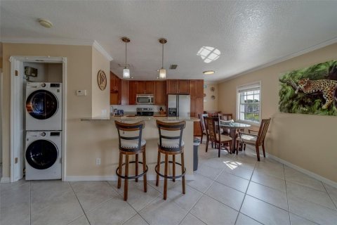 Condo in Saint Petersburg, Florida, 2 bedrooms  № 1688344 - photo 7