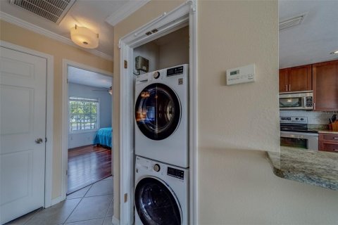 Condominio en alquiler en Saint Petersburg, Florida, 2 dormitorios, 76.64 m2 № 1688344 - foto 13