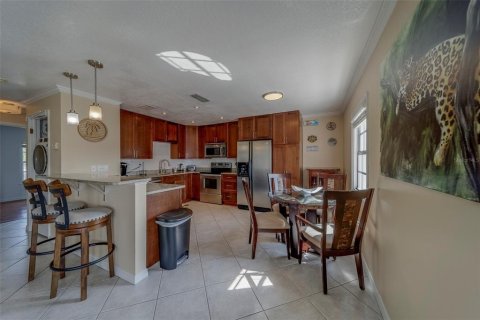 Condo in Saint Petersburg, Florida, 2 bedrooms  № 1688344 - photo 8