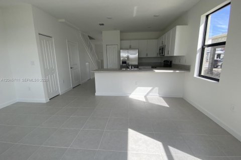 Townhouse in Miami, Florida 3 bedrooms, 143.53 sq.m. № 2189852 - photo 11