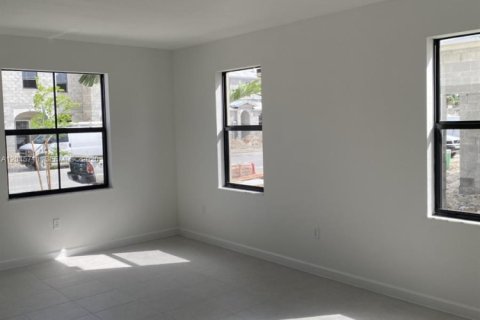 Townhouse in Miami, Florida 3 bedrooms, 143.53 sq.m. № 2189852 - photo 8