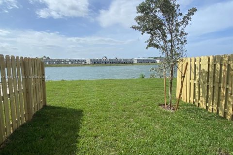 Townhouse in Miami, Florida 3 bedrooms, 143.53 sq.m. № 2189852 - photo 15