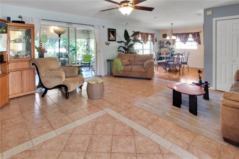 Villa ou maison à vendre à Fruitland Park, Floride: 3 chambres, 180.6 m2 № 2433741 - photo 7