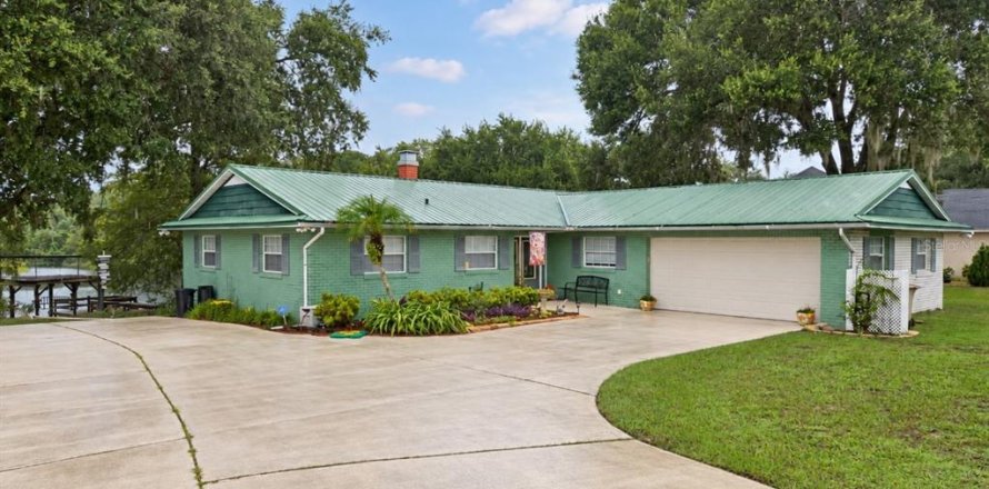 Villa ou maison à Fruitland Park, Floride 3 chambres, 180.6 m2 № 2433741