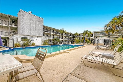 Condominio en venta en Saint Petersburg, Florida, 1 dormitorio, 59.46 m2 № 2147407 - foto 19