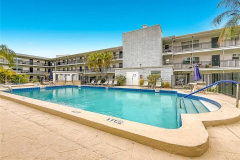 Condominio en venta en Saint Petersburg, Florida, 1 dormitorio, 59.46 m2 № 2147407 - foto 22