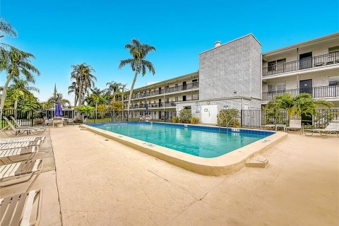 Condominio en venta en Saint Petersburg, Florida, 1 dormitorio, 59.46 m2 № 2147407 - foto 24