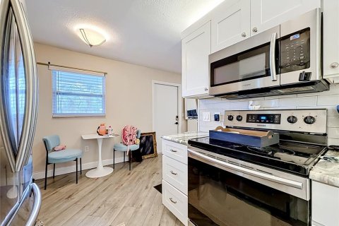 Condominio en venta en Saint Petersburg, Florida, 1 dormitorio, 59.46 m2 № 2147407 - foto 8