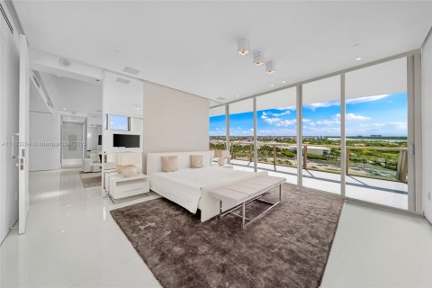 Condo in Bal Harbour, Florida, 2 bedrooms  № 1867707 - photo 25