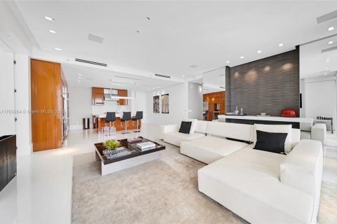 Condo in Bal Harbour, Florida, 2 bedrooms  № 1867707 - photo 21