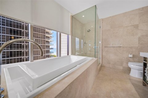 Condo in Bal Harbour, Florida, 2 bedrooms  № 1867707 - photo 28