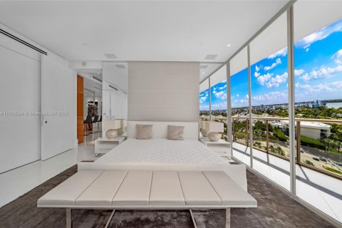 Condo in Bal Harbour, Florida, 2 bedrooms  № 1867707 - photo 26