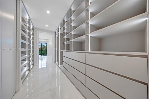 Купить виллу или дом в Форт-Лодердейл, Флорида 5 спален, 295.8м2, № 1936030 - фото 29