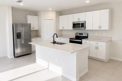 Casa en alquiler en Wimauma, Florida, 4 dormitorios, 174.1 m2 № 2156404 - foto 4