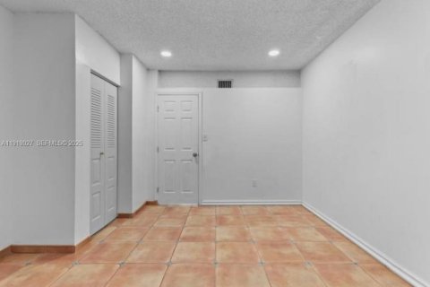 Купить кондоминиум в Дейви, Флорида 2 спальни, 111.48м2, № 1974111 - фото 23