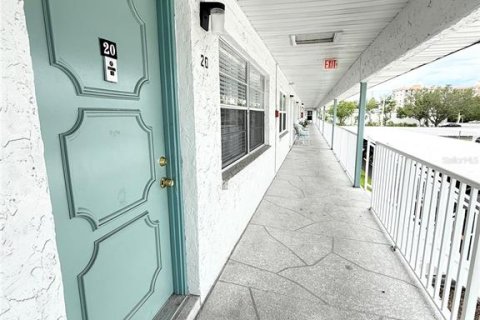 Condominio en alquiler en Saint Petersburg, Florida, 1 dormitorio, 59.46 m2 № 1772047 - foto 3