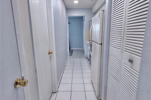 Condominio en alquiler en Saint Petersburg, Florida, 1 dormitorio, 59.46 m2 № 1772047 - foto 10