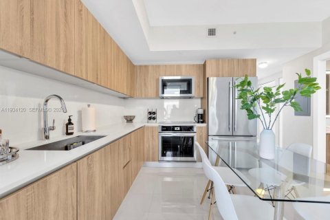 Condo in Aventura, Florida, 1 bedroom № 2060025 - photo 4