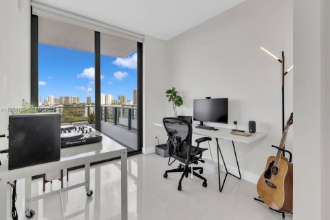 Condo in Aventura, Florida, 1 bedroom № 2060025 - photo 13