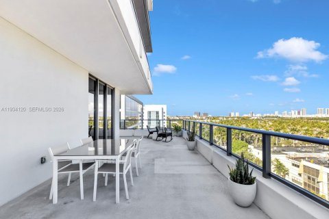 Condo in Aventura, Florida, 1 bedroom № 2060025 - photo 17