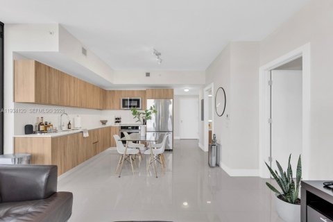 Condo in Aventura, Florida, 1 bedroom № 2060025 - photo 5