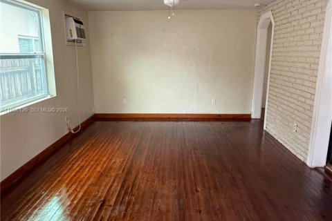 Casa en alquiler en Oakland Park, Florida, 2 dormitorios, 70.88 m2 № 2010607 - foto 4