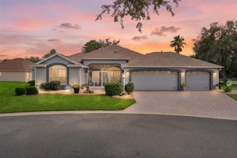 Casa en The Villages, Florida 3 dormitorios, 227.89 m2 № 2361261
