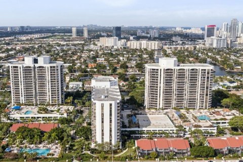 Copropriété à vendre à Aventura, Floride: 2 chambres, 132.85 m2 № 1940806 - photo 30