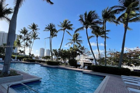 Copropriété à vendre à Aventura, Floride: 2 chambres, 132.85 m2 № 1940806 - photo 17