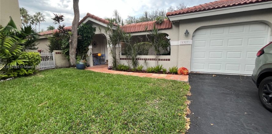 Villa ou maison à Weston, Floride 3 chambres, 120.4 m2 № 1966584