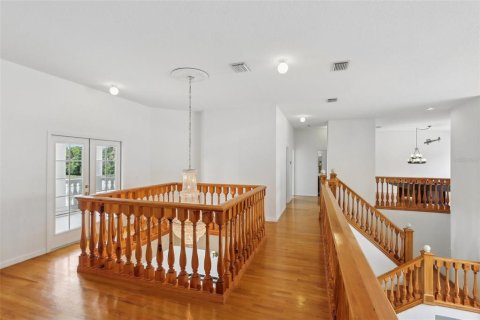 House in Plant City, Florida 5 bedrooms, 420.38 sq.m. № 1775578 - photo 24