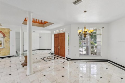 House in Plant City, Florida 5 bedrooms, 420.38 sq.m. № 1775578 - photo 11
