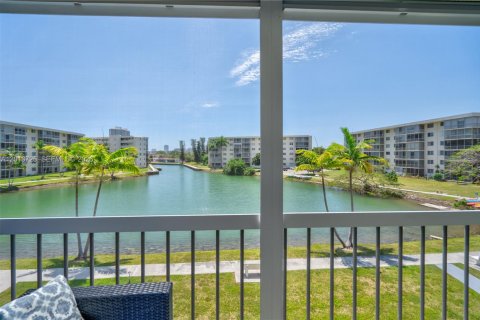 Condominio en venta en Aventura, Florida, 2 dormitorios, 100.61 m2 № 2076473 - foto 14