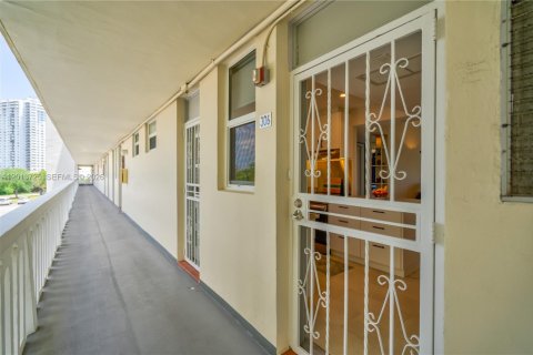 Condominio en venta en Aventura, Florida, 2 dormitorios, 100.61 m2 № 2076473 - foto 30