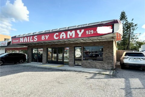 Commercial property in Sarasota, Florida 186.73 sq.m. № 2298576 - photo 3