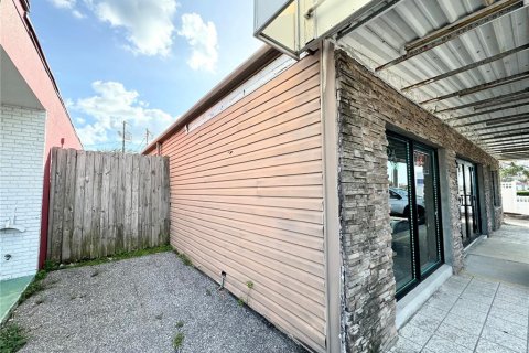 Commercial property in Sarasota, Florida 186.73 sq.m. № 2298576 - photo 22