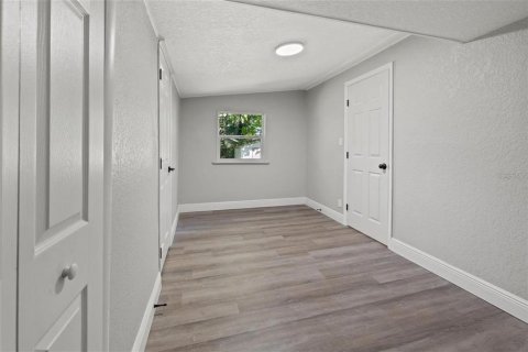 House in Tampa, Florida 2 bedrooms, 86.58 sq.m. № 2230437 - photo 24