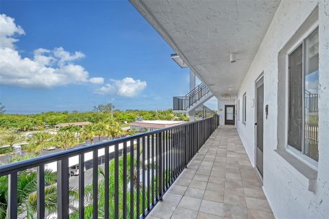 Condo in Sarasota, Florida, 2 bedrooms  № 1266205 - photo 2